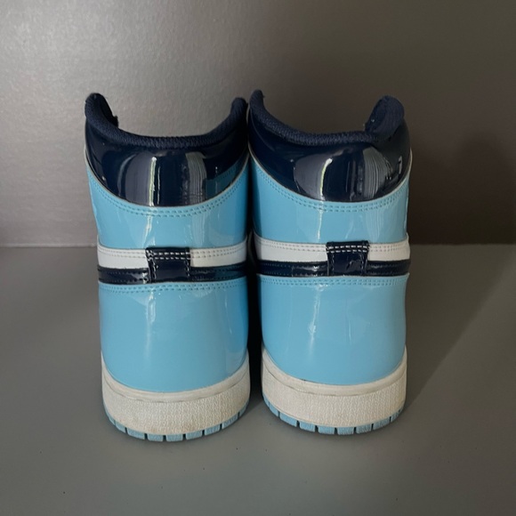 Jordan 1 Retro High UNC Patent Women’s - Picture 4 of 8